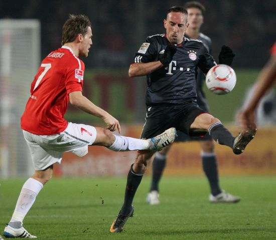 同締造了控 同締造了控